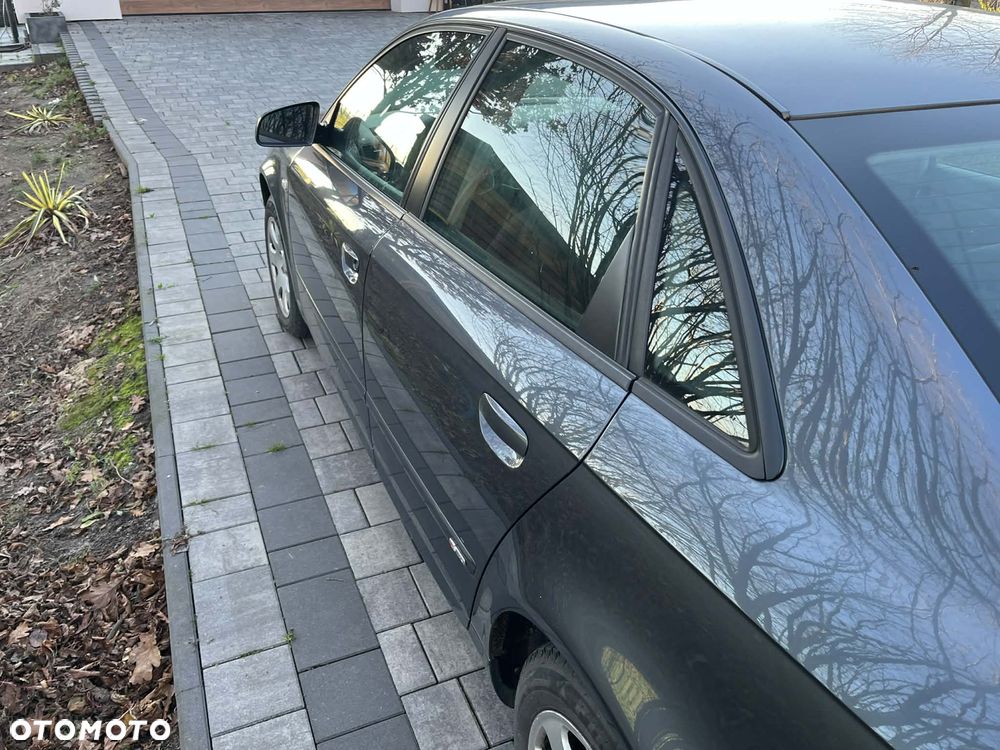 Audi A4 Limousine - 5