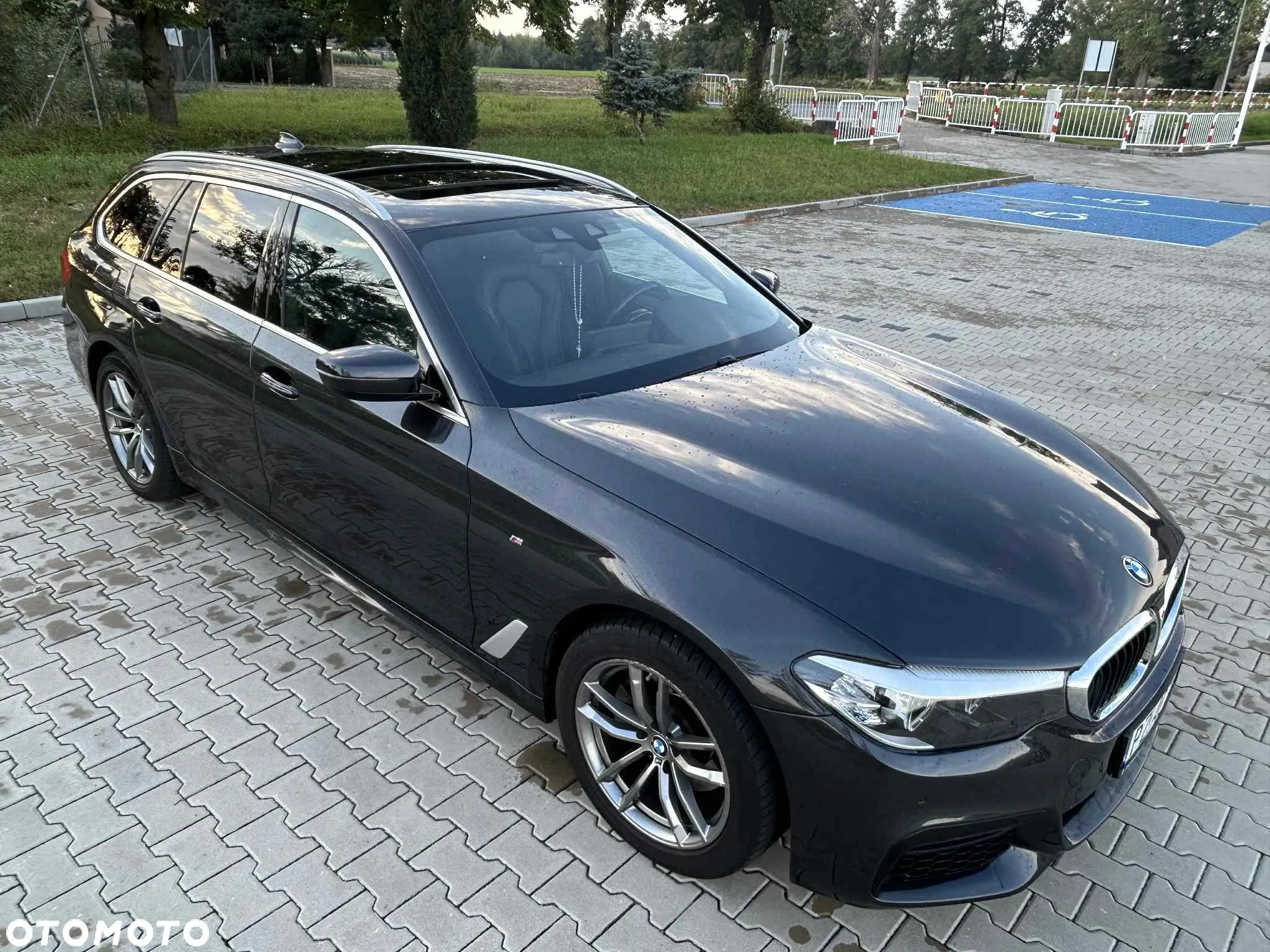 BMW Seria 5 520d M Sport - 13