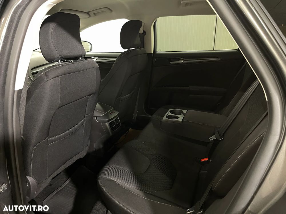Ford Mondeo 2.0 HEV Titanium - 12