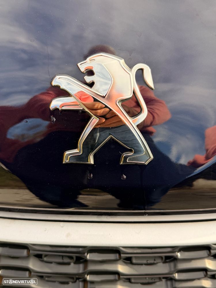 Peugeot 208 1.2 VTi SE Style - 32