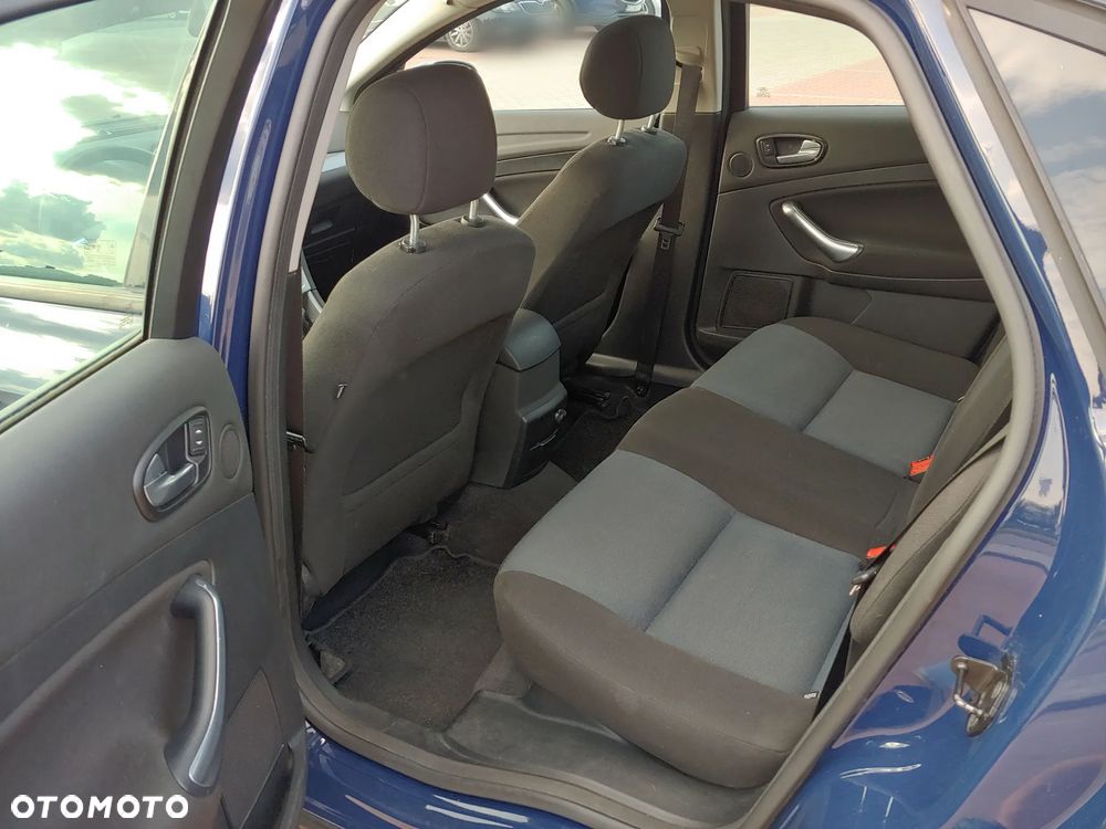 Ford Mondeo 1.6 Silver X - 14