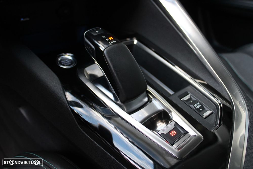 Peugeot 3008 1.6 Hybrid Allure Pack e-EAT8 - 11