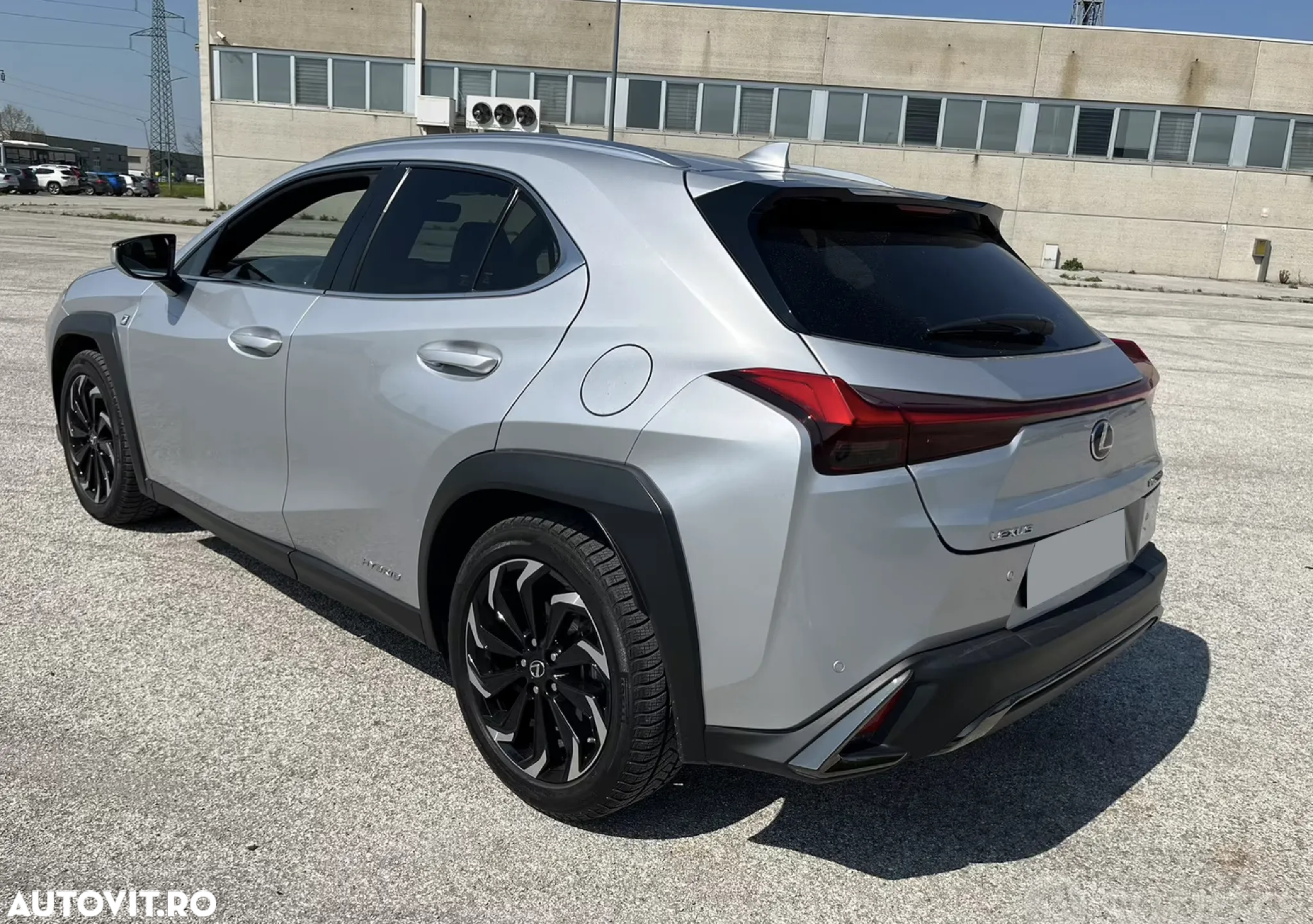Lexus UX 250h F SPORT - 4