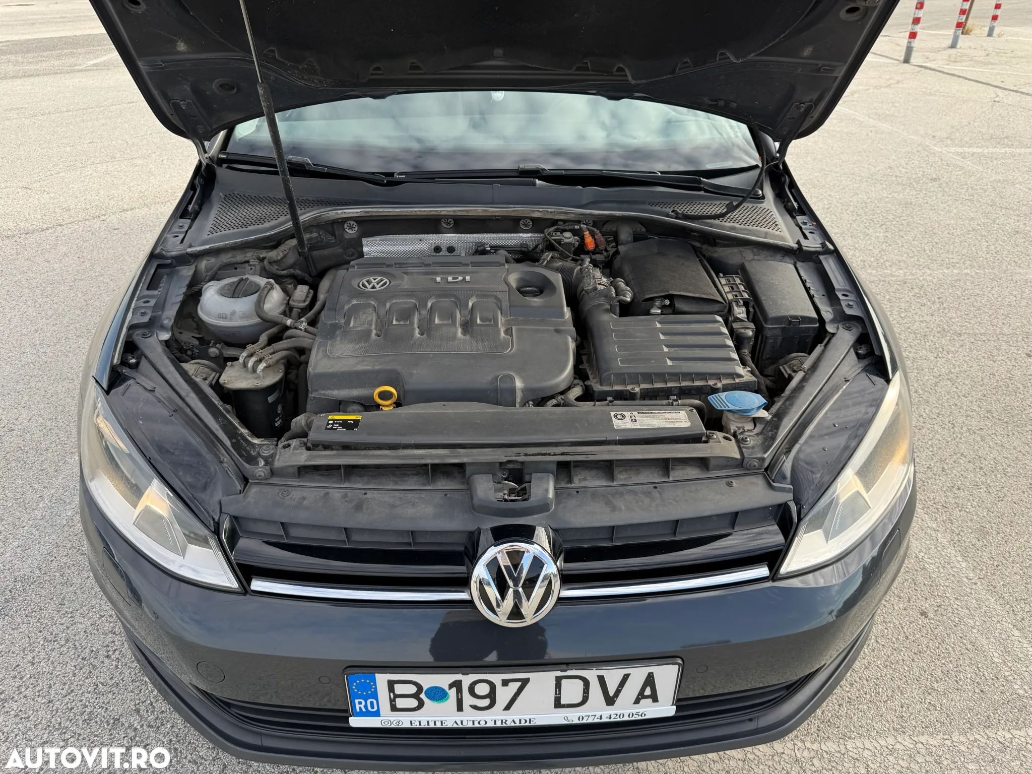 Volkswagen Golf 1.6 TDI DPF BMT DSG Trendline - 9