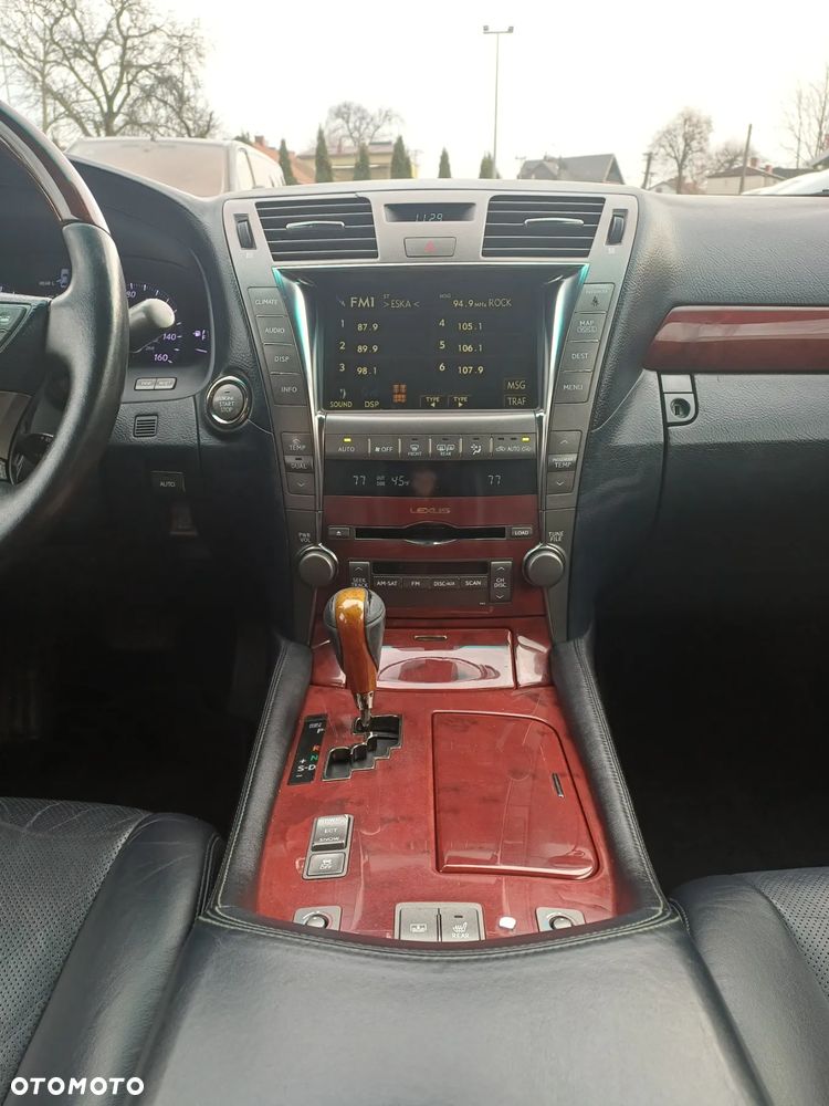 Lexus LS 460 Prestige - 29