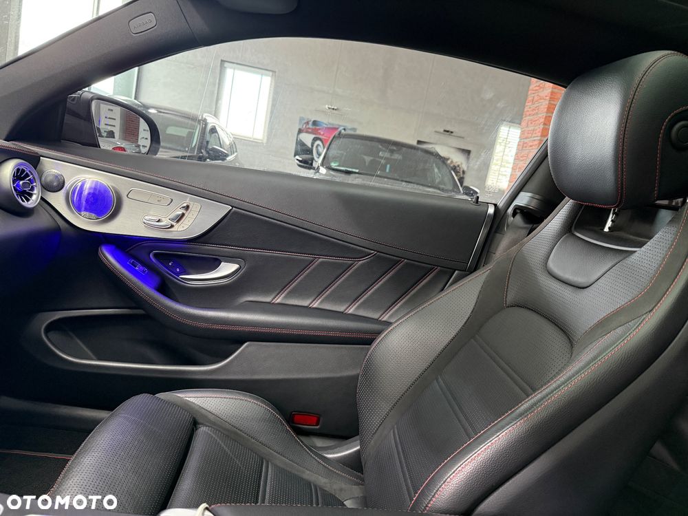 Mercedes-Benz Klasa C AMG 43 4Matic 9G-TRONIC - 26