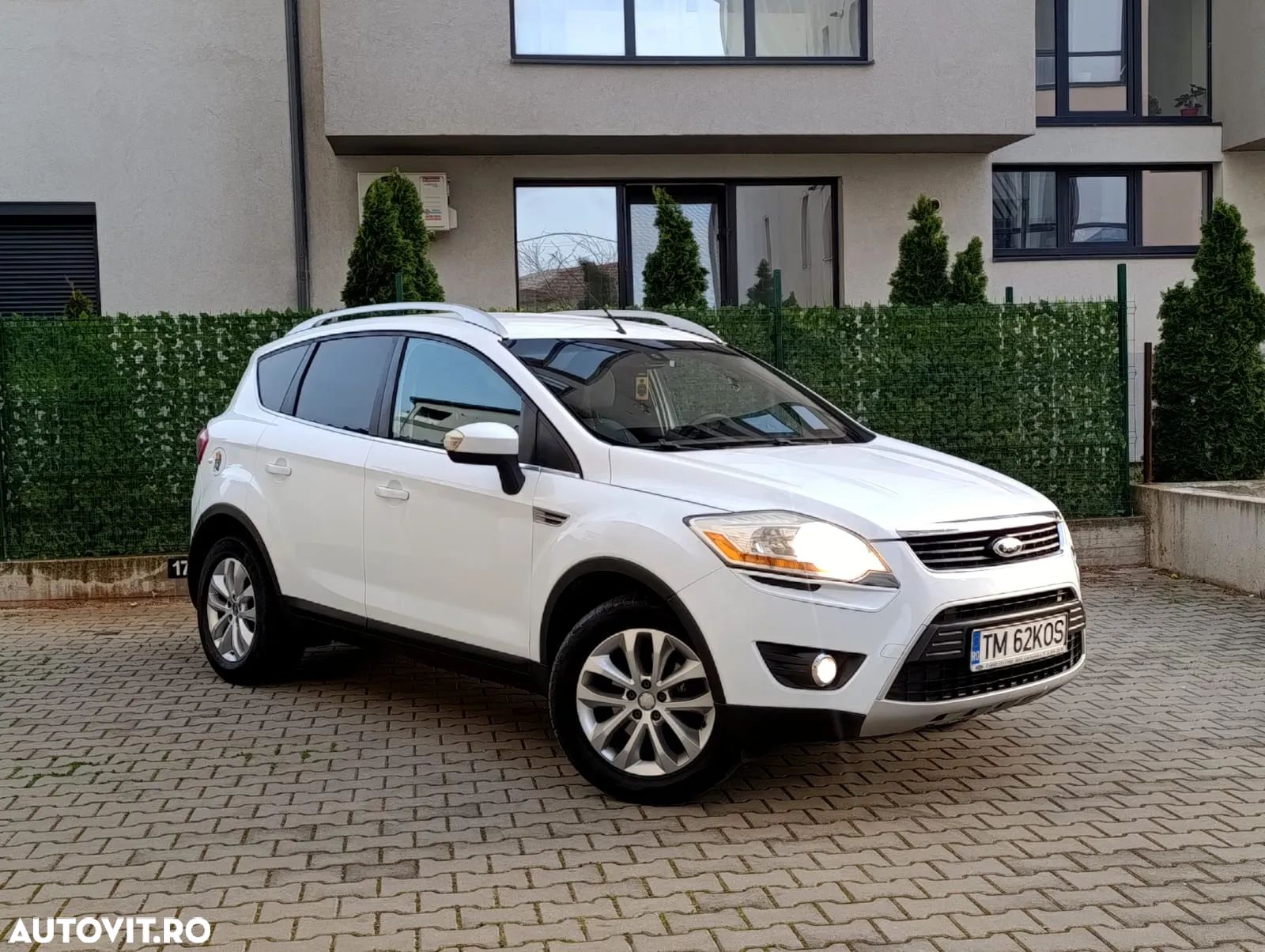 Ford Kuga - 1
