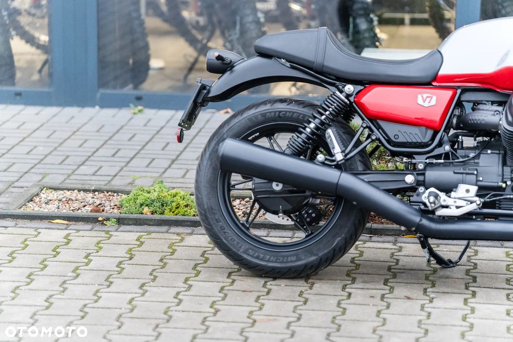 Moto Guzzi V7 - 6