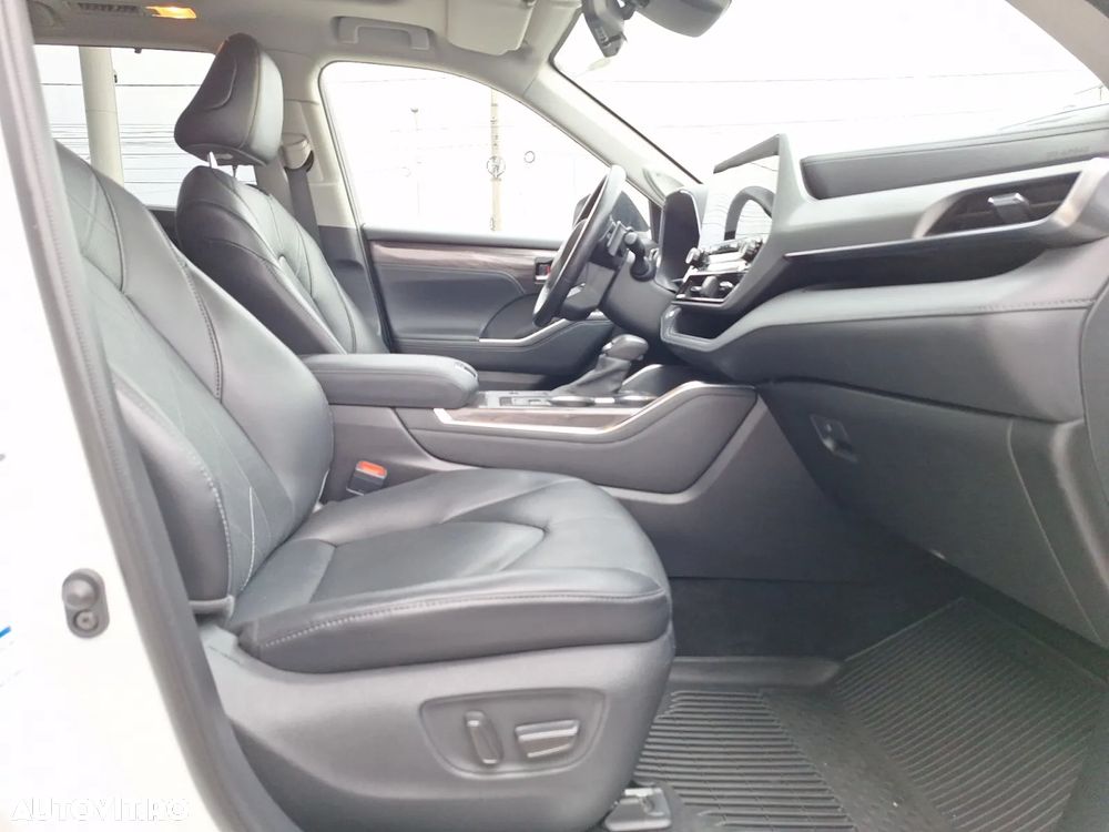 Toyota Highlander 2.5 L Dynamic Force 248CP Luxury Pearly - 14