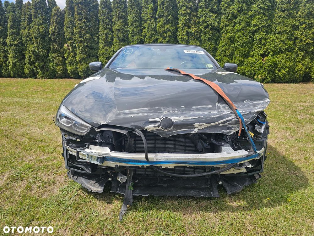 BMW Seria 8 - 8