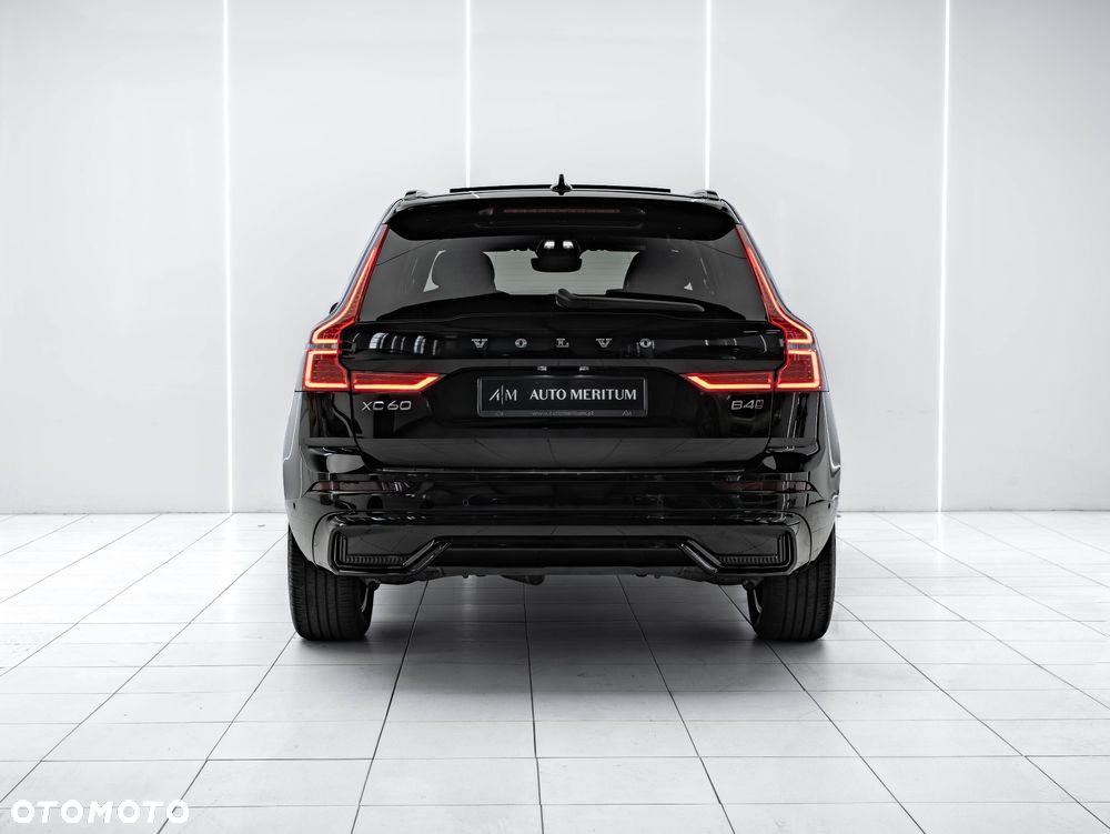 Volvo XC 60 B4 D AWD Plus Dark - 8