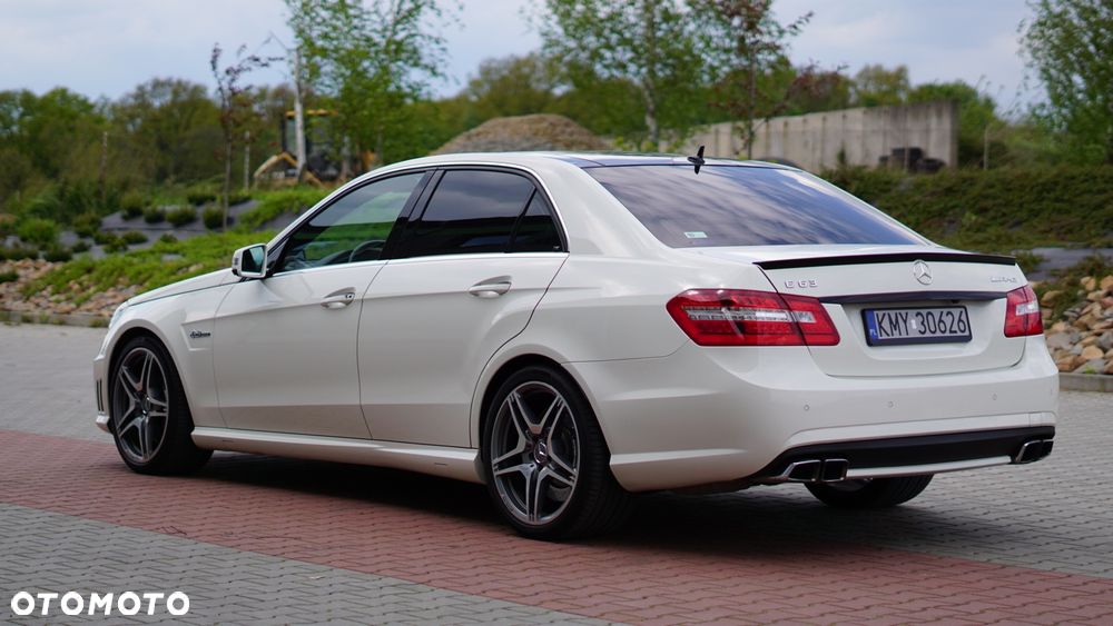 Mercedes-Benz Klasa E 63 AMG - 5
