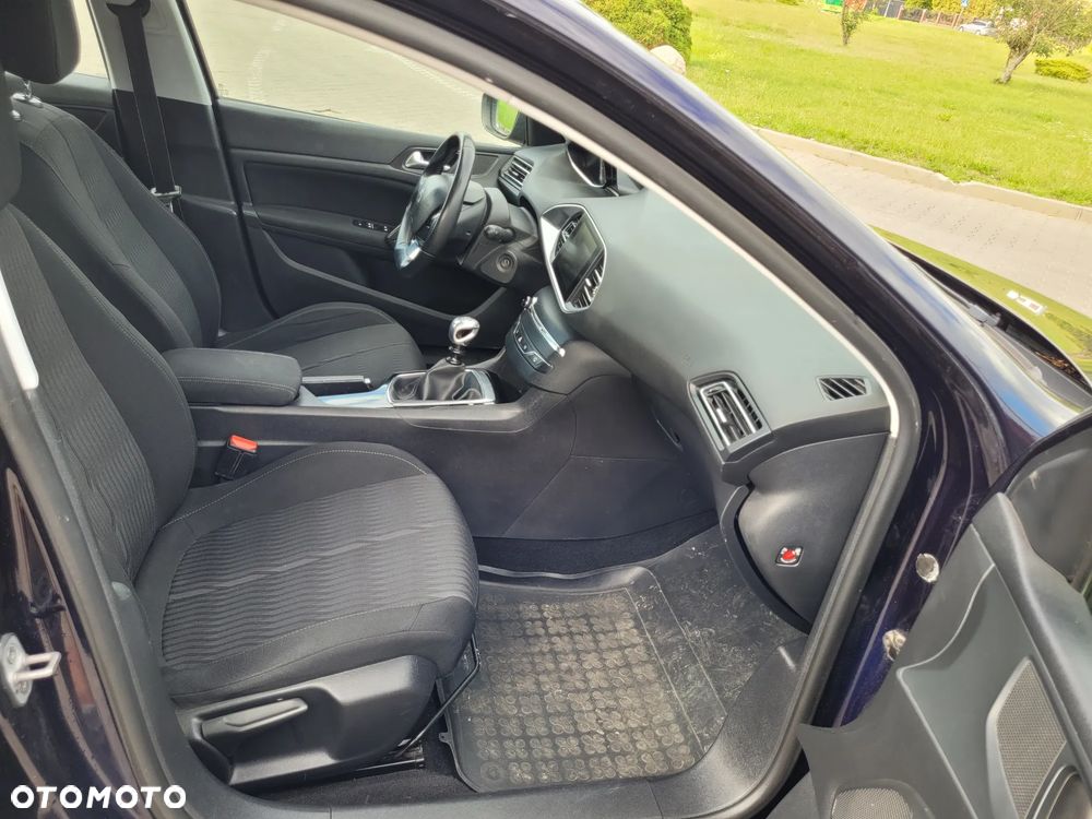 Peugeot 308 1.2 PureTech Allure S&S - 14