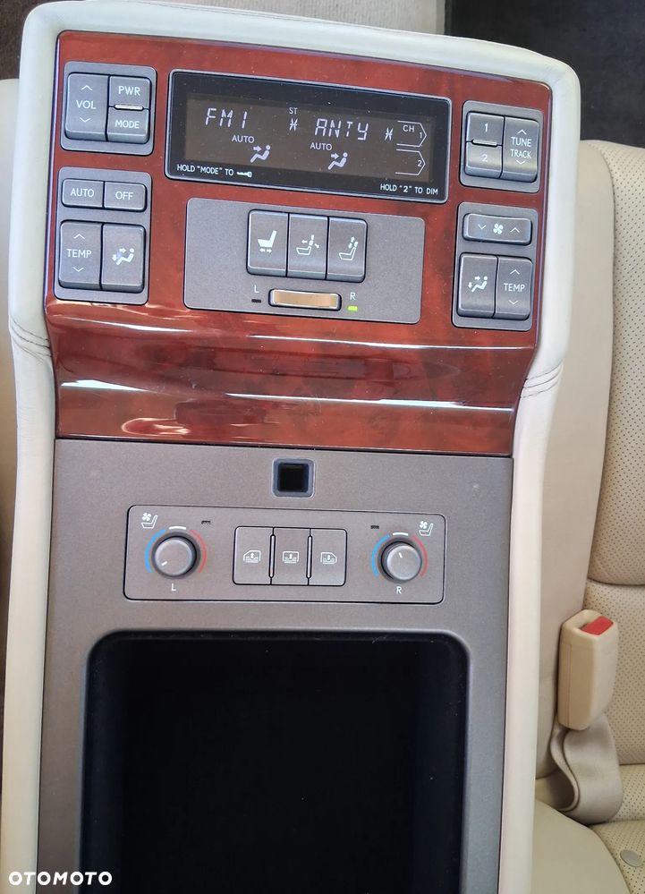 Lexus LS - 13