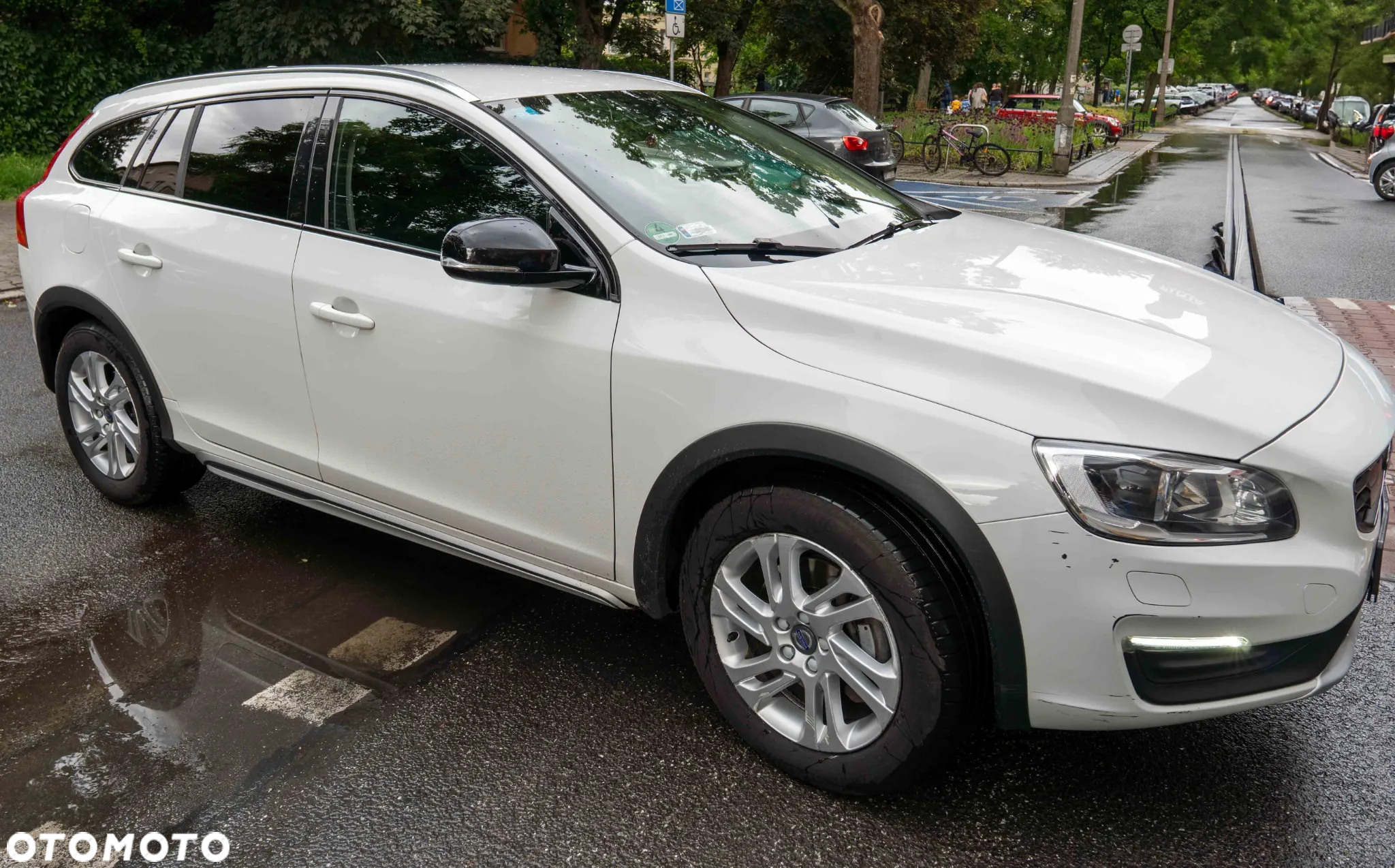 Volvo V60 Cross Country T5 AWD Momentum - 5