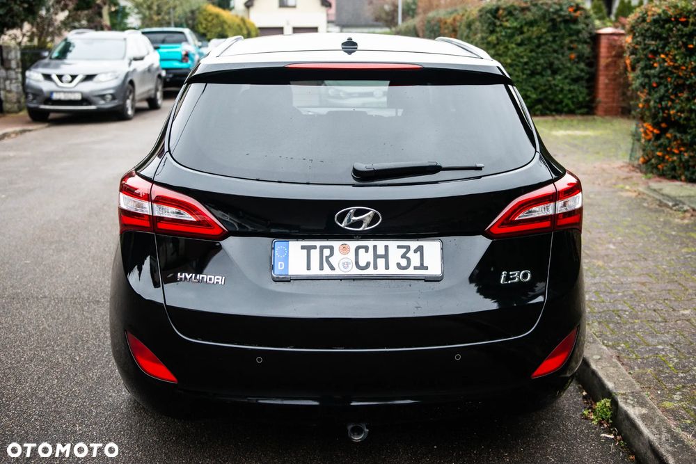 Hyundai i30 blue Kombi 1.6 GDi Passion - 13