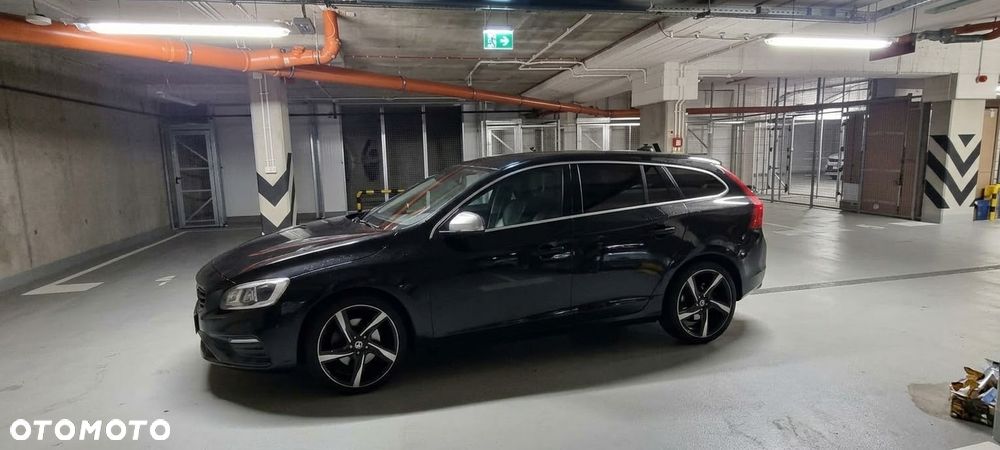 Volvo V60 D4 Drive-E R-Design Kinetic - 3