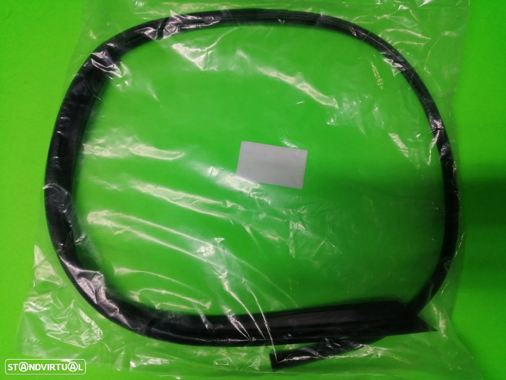 Borracha Superior do Batente da Porta - Toyota Hilux LN85 - 1