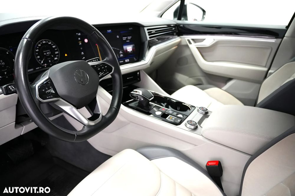 Volkswagen Touareg V6 TDI 4MOTION Elegance - 8