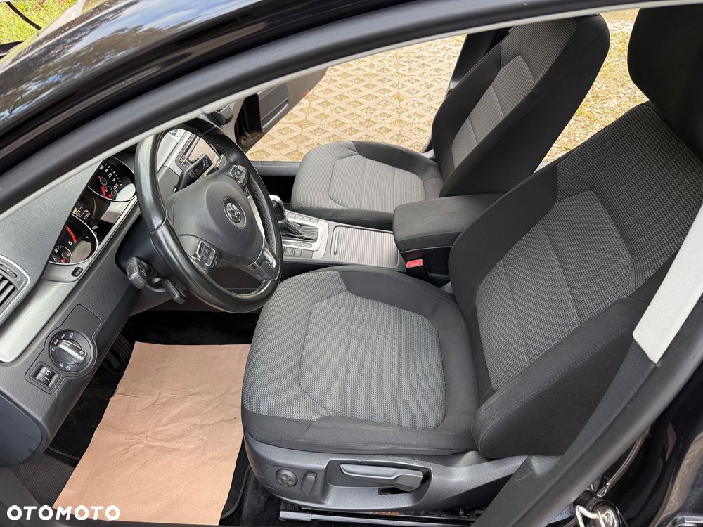 Volkswagen Passat Variant 2.0 Blue TDI DSG SCR Comfortline - 9