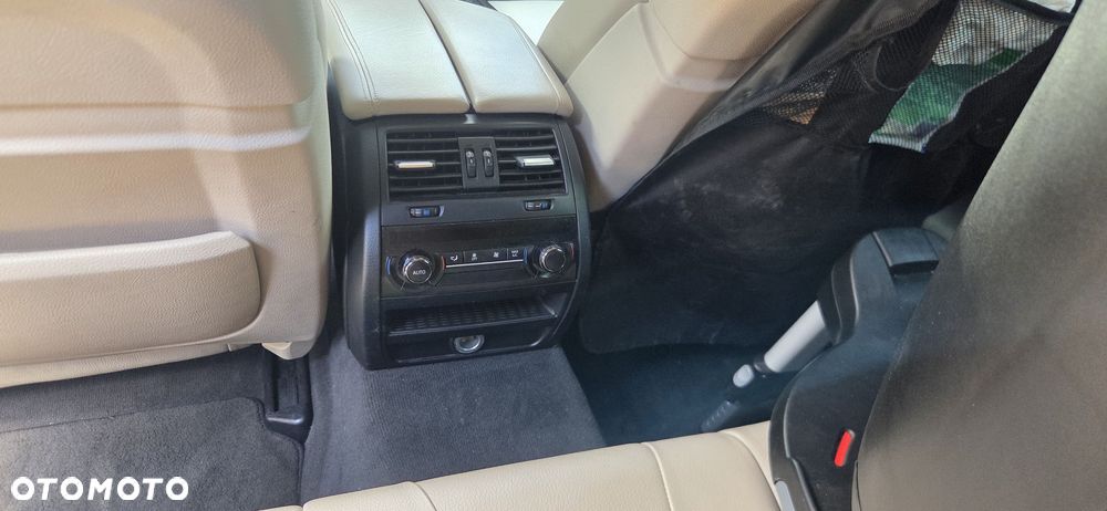 BMW Seria 5 530d xDrive - 26