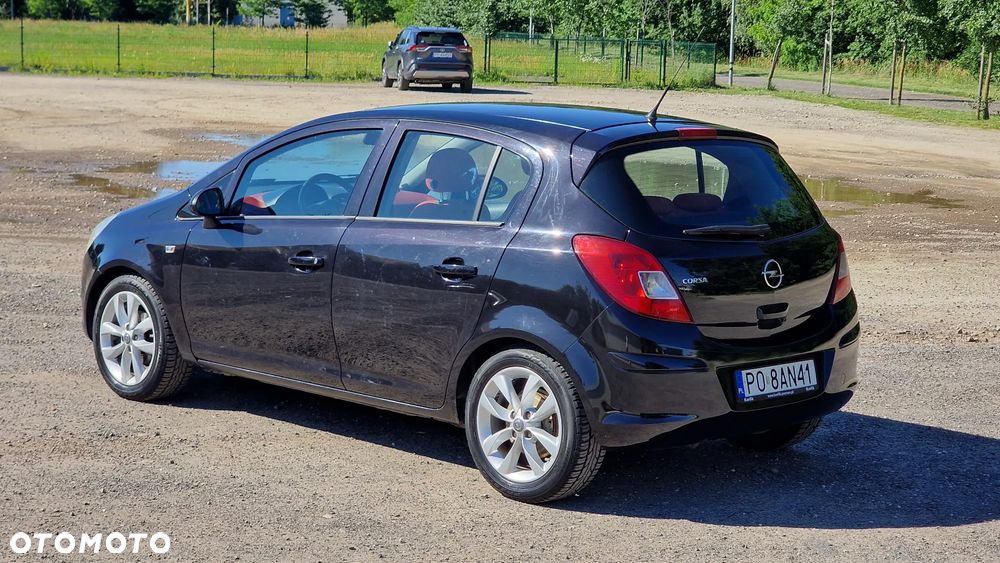 Opel Corsa 1.4 16V Cosmo - 4