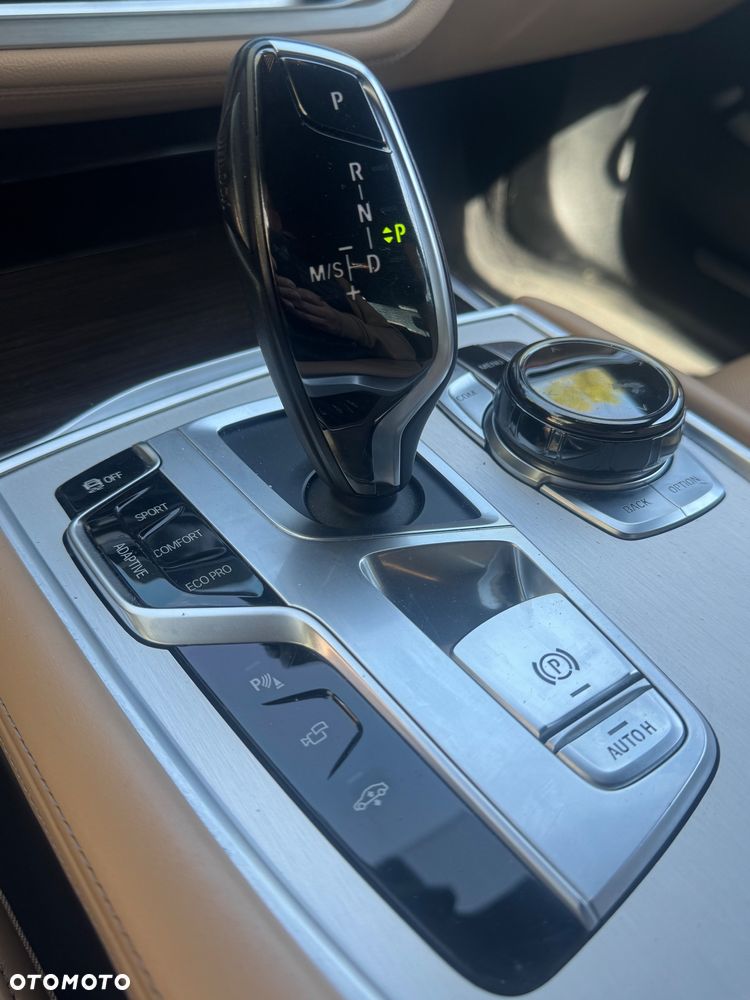BMW Seria 7 740d xDrive - 31