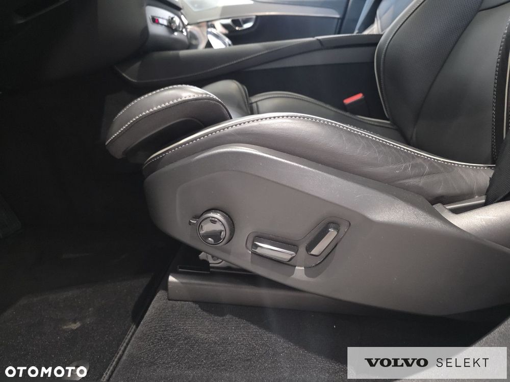 Volvo XC 90 - 30