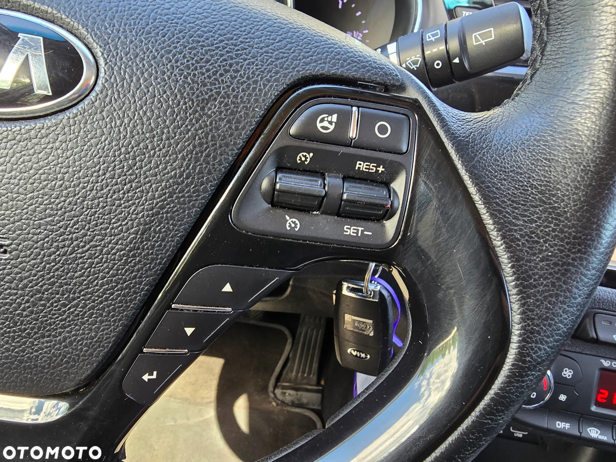 Kia Ceed 1.6 GDI Dream-Team Edition - 16