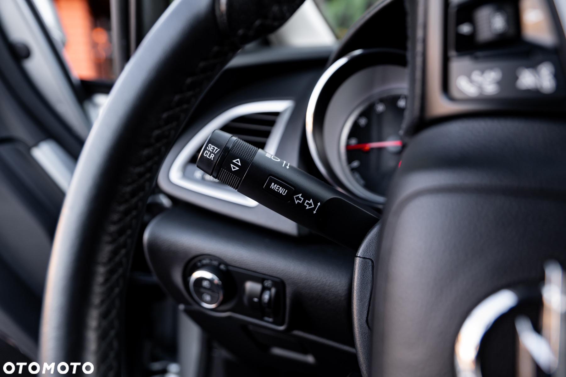 Opel Astra 1.6 Turbo Sport - 29