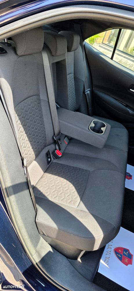 Toyota Corolla 1.8 HSD Business - 25