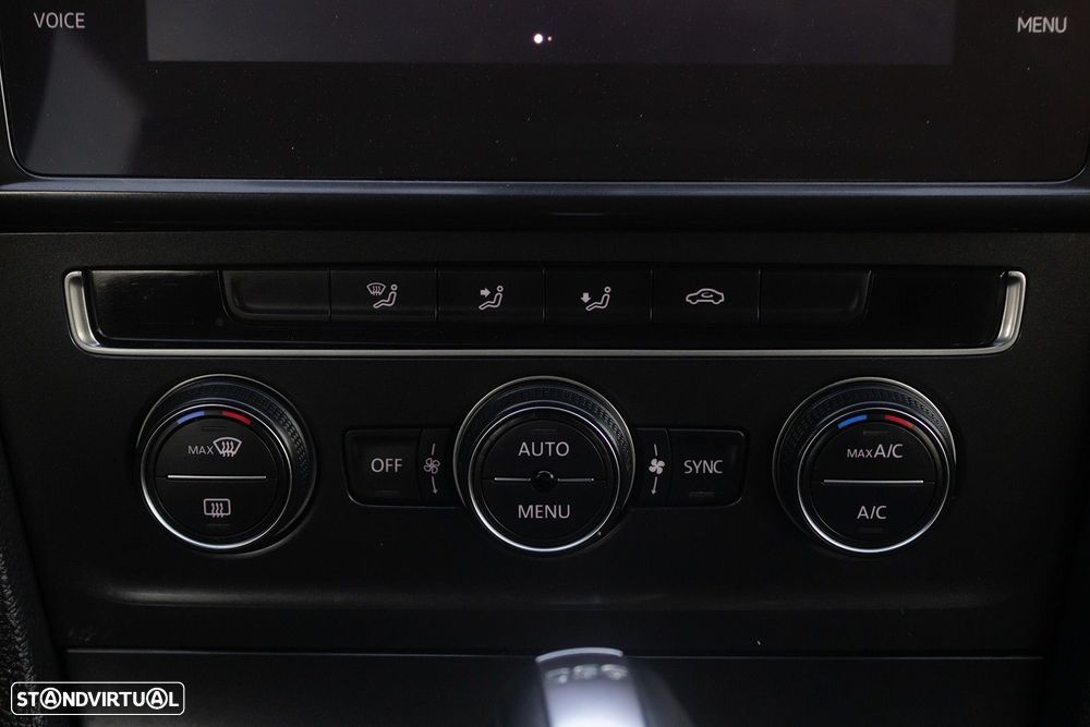 VW Golf 1.6 TDI Highline DSG - 13