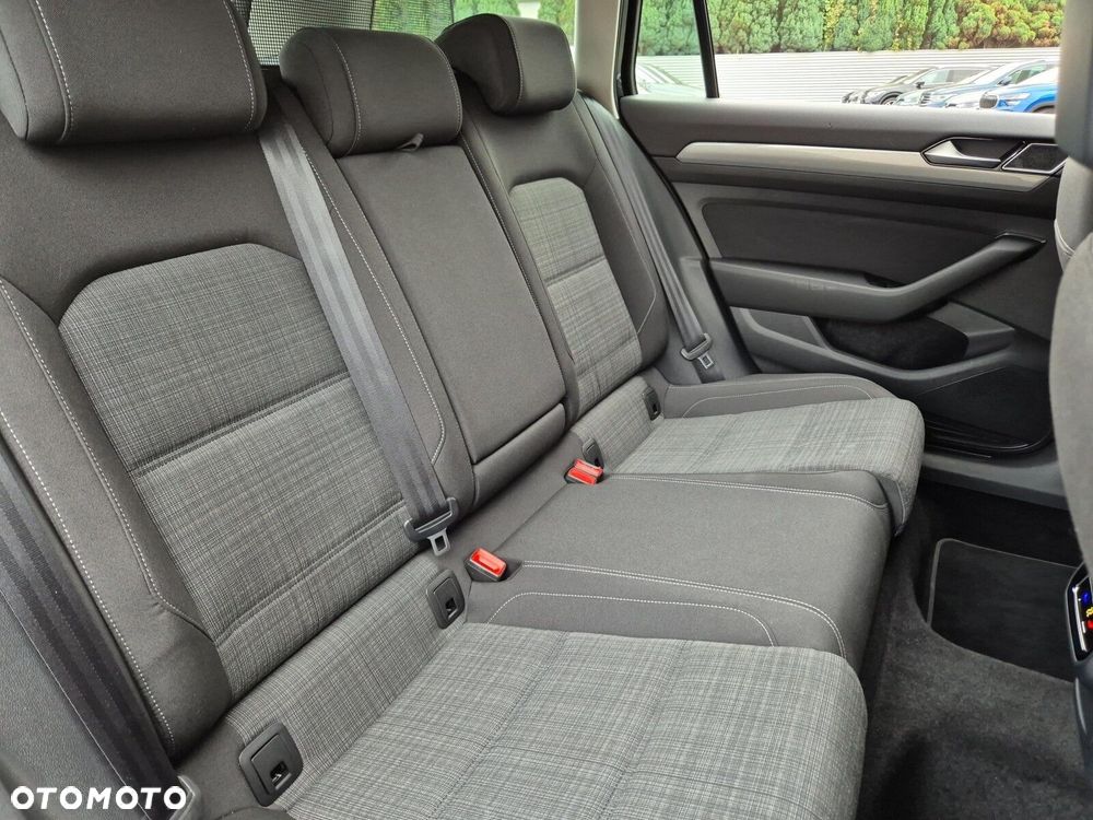 Volkswagen Passat 2.0 TDI Business DSG - 16