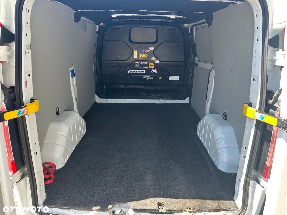 Ford TRANSIT CUSTOM - 18