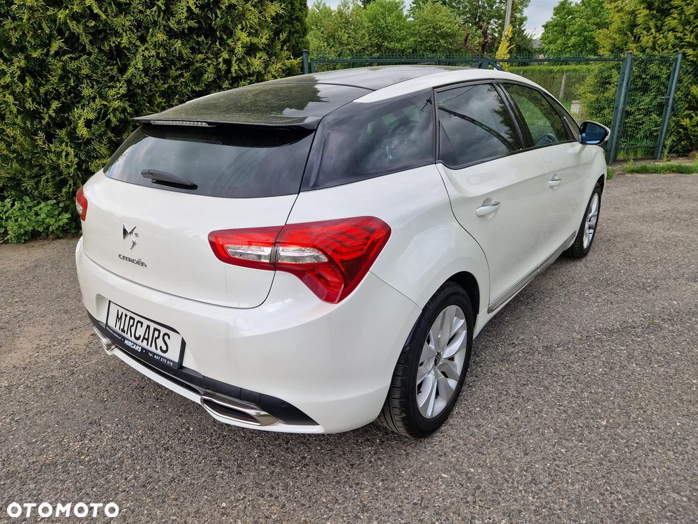 Citroën DS5 e-HDi 115 EGS6 SoChic - 4