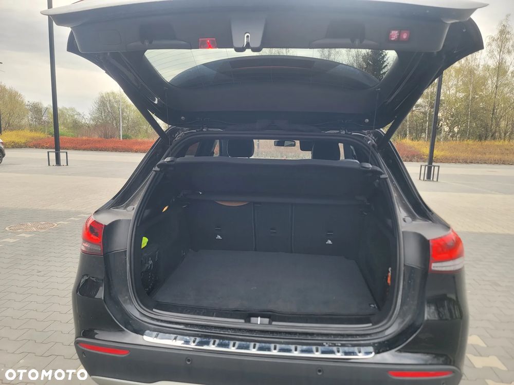 Mercedes-Benz GLA 200 - 4