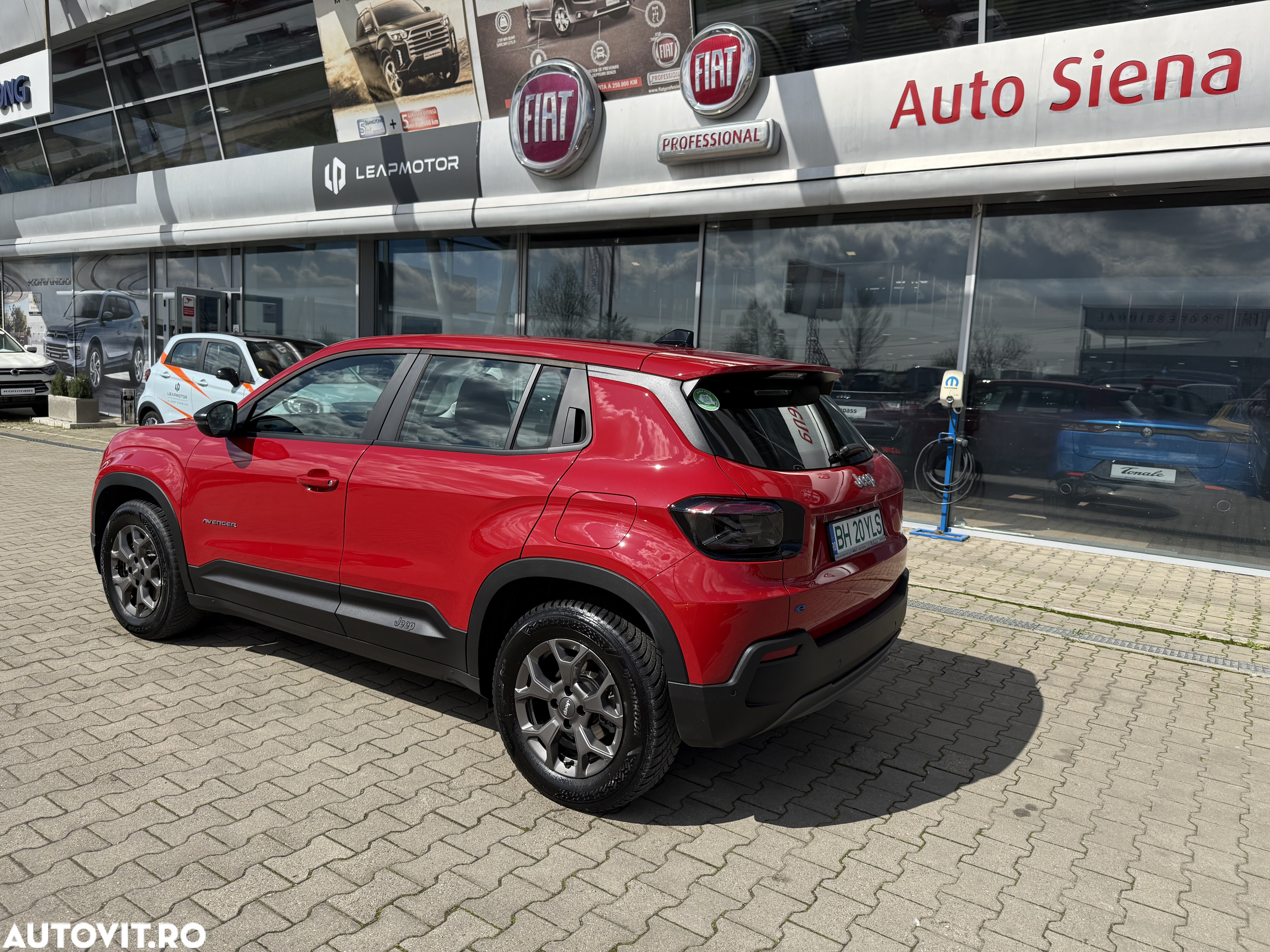 Jeep Avenger 54 kWh BEV 156 CP Longitude - 4