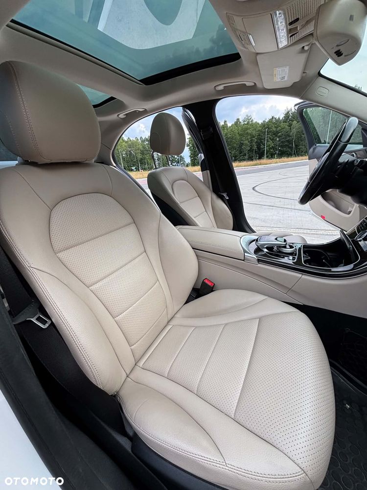 Mercedes-Benz Klasa C 300 7G-TRONIC - 34