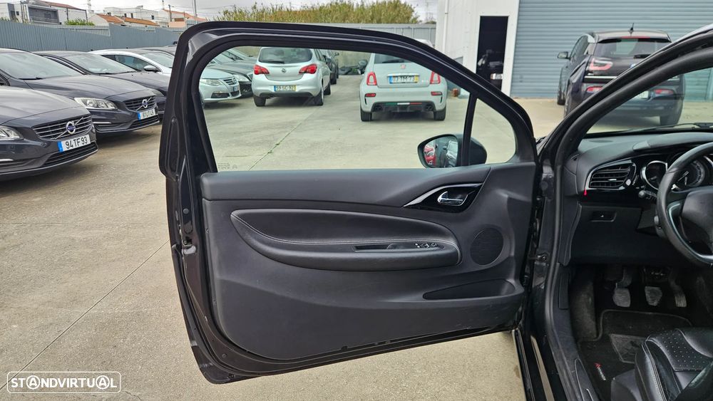 Citroën DS3 1.6 HDi Airdream So Chic - 9