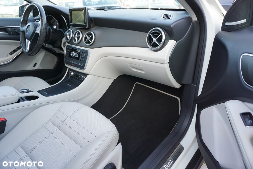 Mercedes-Benz GLA 250 4-Matic - 20