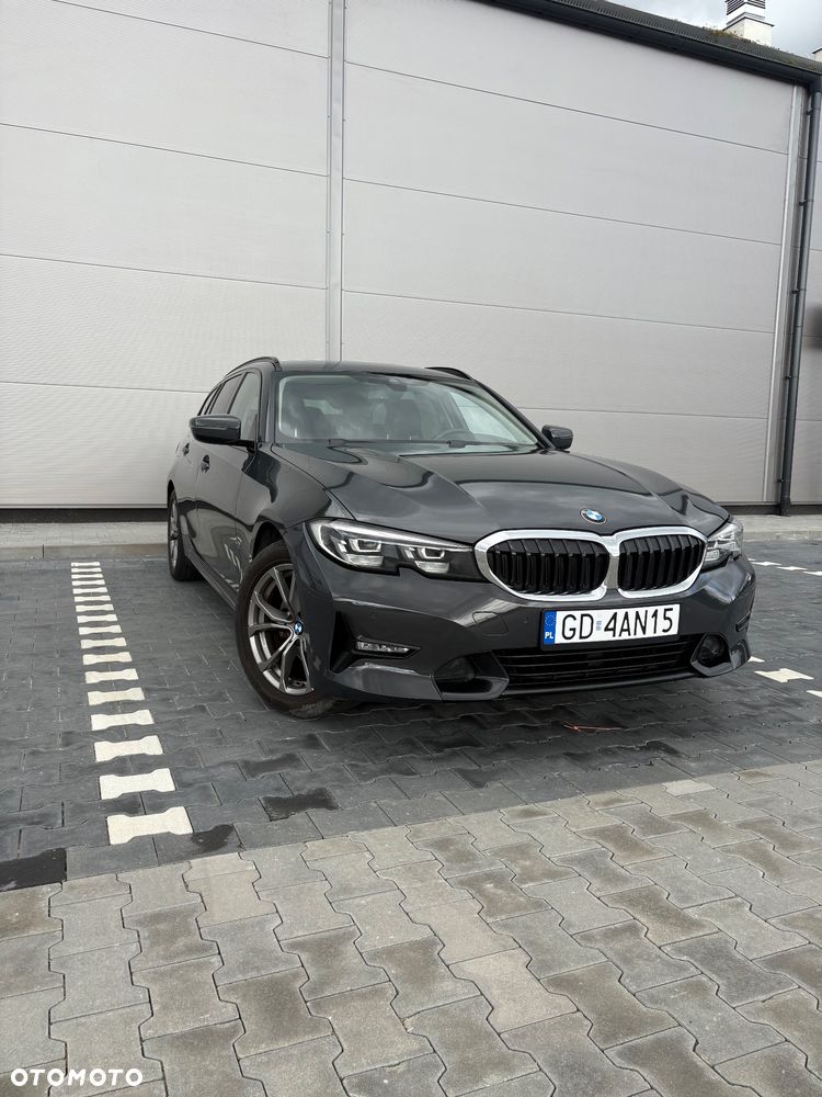 BMW Seria 3 320d Sport Line - 3