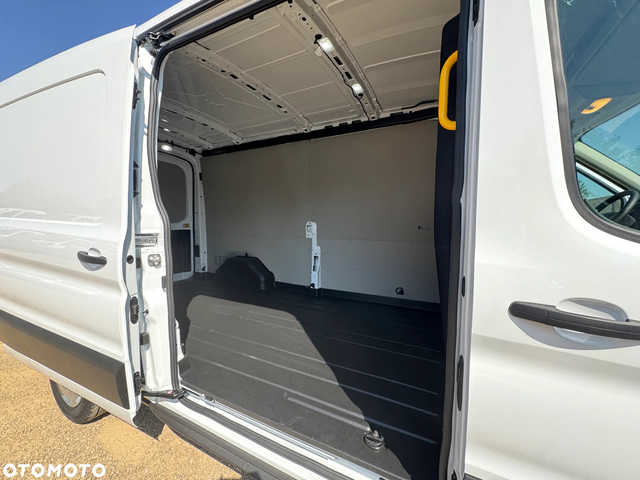Ford Transit - 4