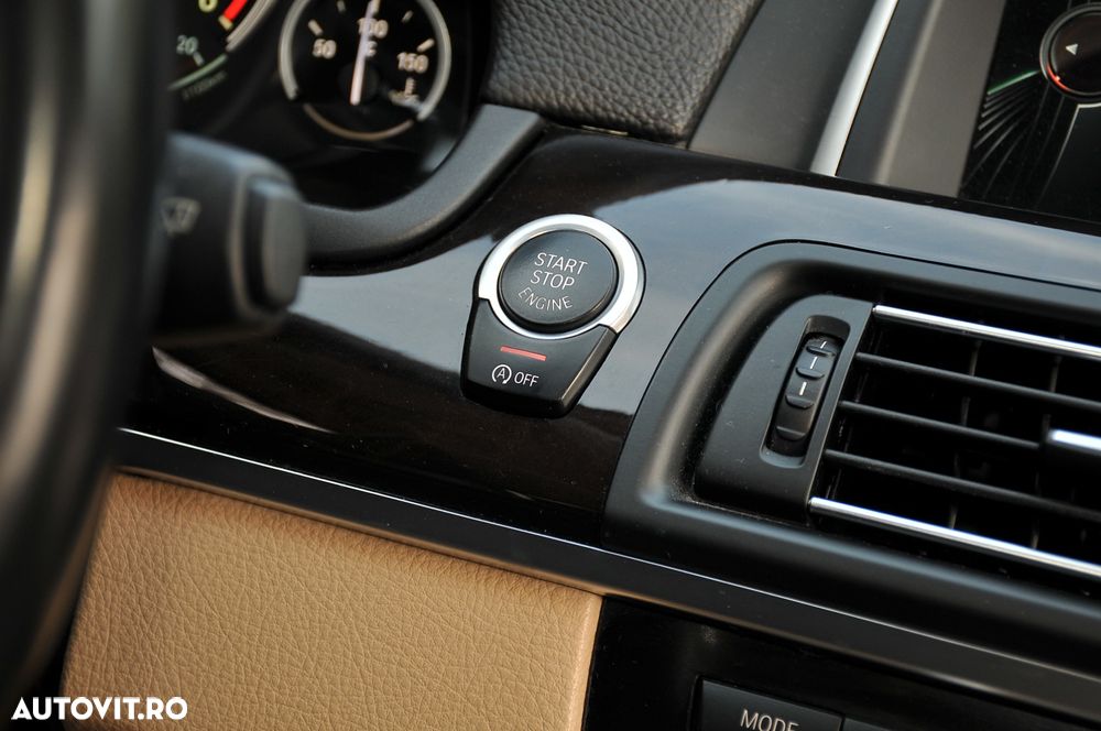 BMW Seria 5 525d xDrive - 26