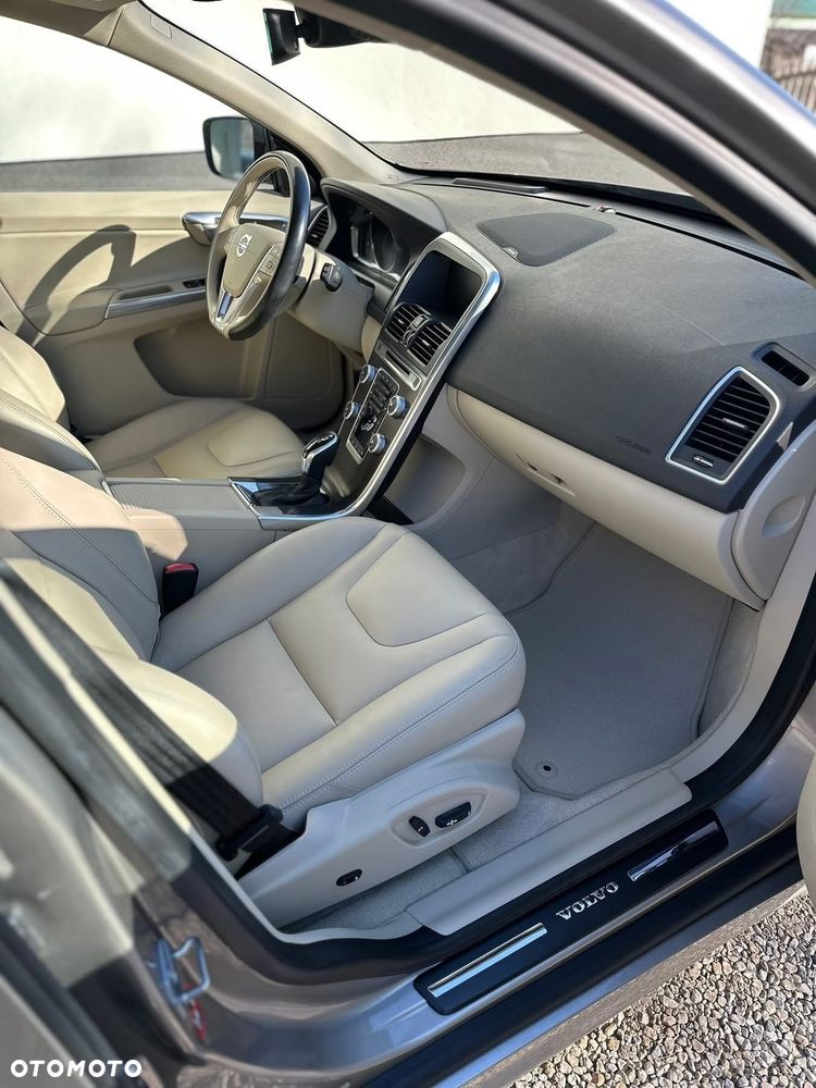 Volvo XC 60 - 8