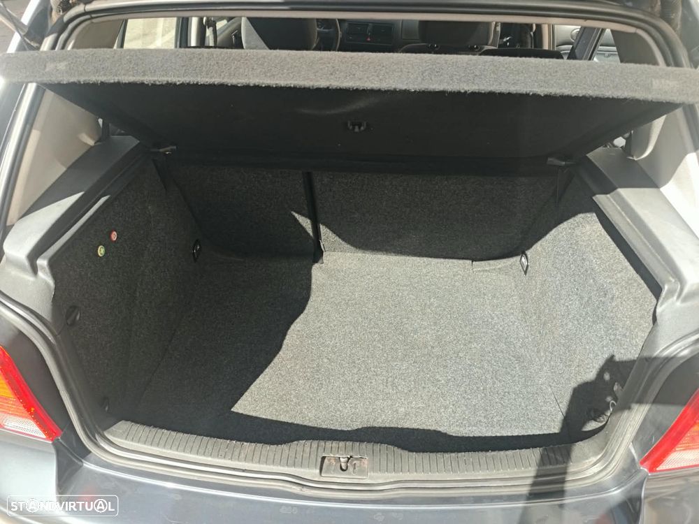 VW Golf 1.4i 25 Anos - 12