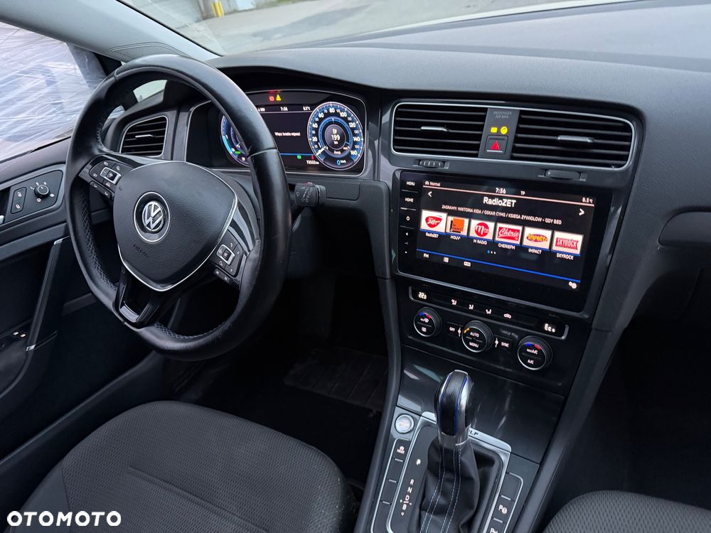 Volkswagen Golf e-Golf - 26