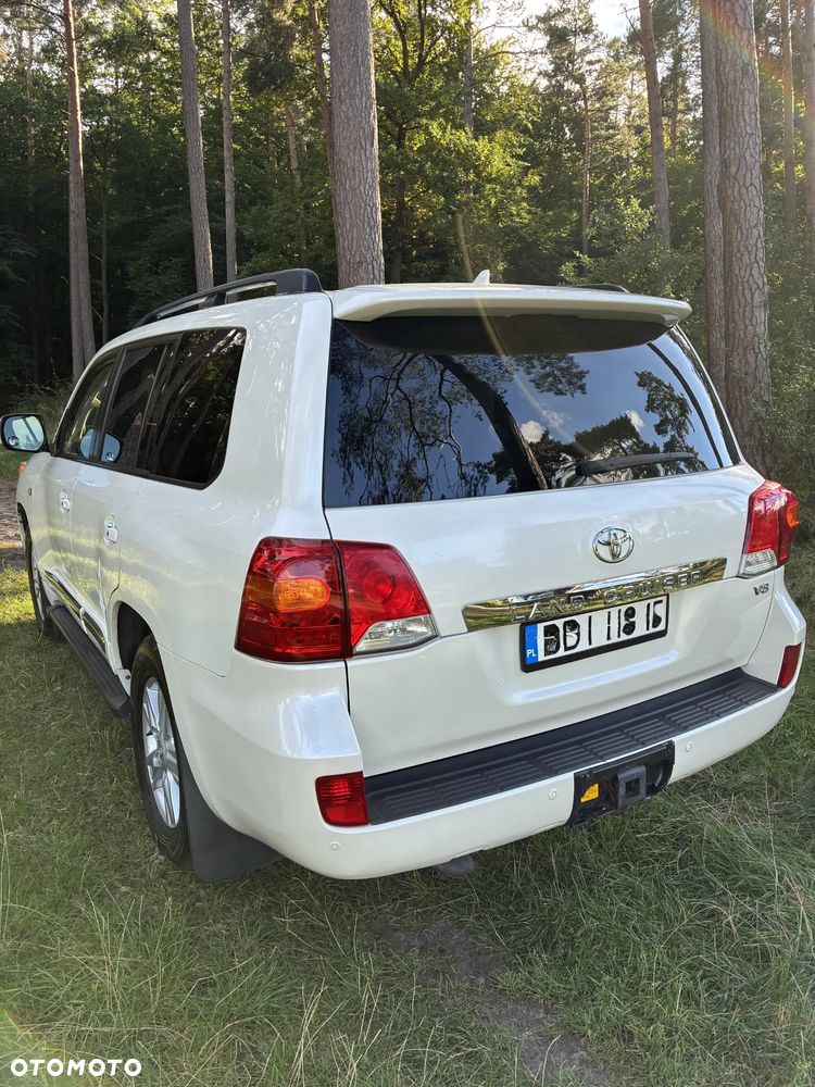 Toyota Land Cruiser - 17