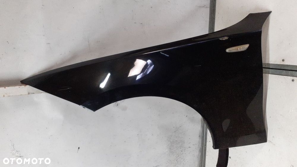 * BŁOTNIK PRZEDNI PRZOD  LEWY BMW 1 E81 E82 E87 E88 BLACK SAPPHIRE POSIADA RYSE - 1