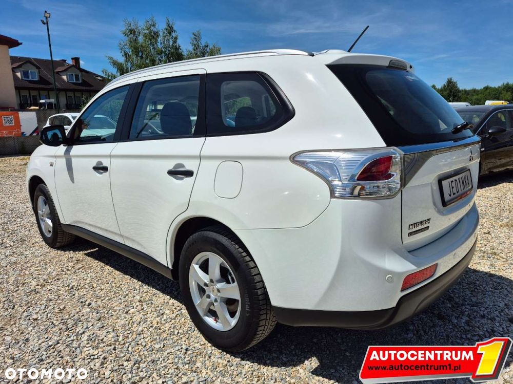 Mitsubishi Outlander - 8