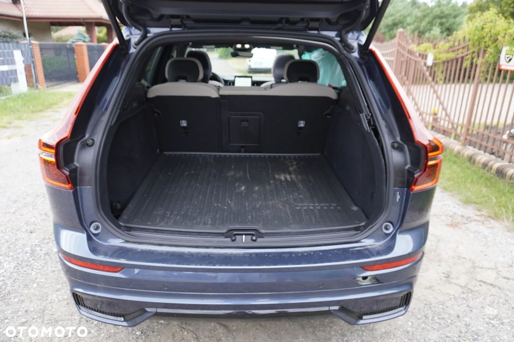 Volvo XC 60 B5 B AWD Plus Dark - 18